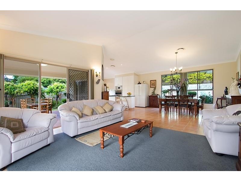 123 Simpsons Road, Elanora QLD 4221