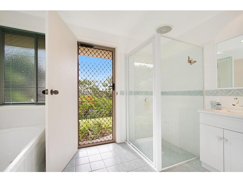 123 Simpsons Road, Elanora QLD 4221