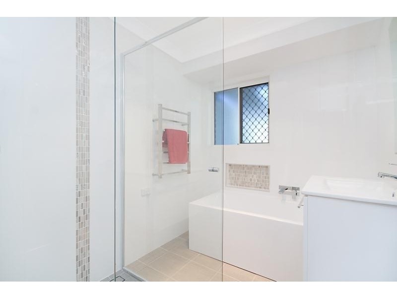 2 Billabong Court, Currumbin Waters QLD 4223