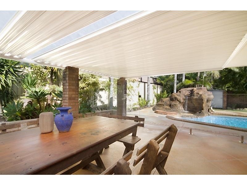 2 Billabong Court, Currumbin Waters QLD 4223