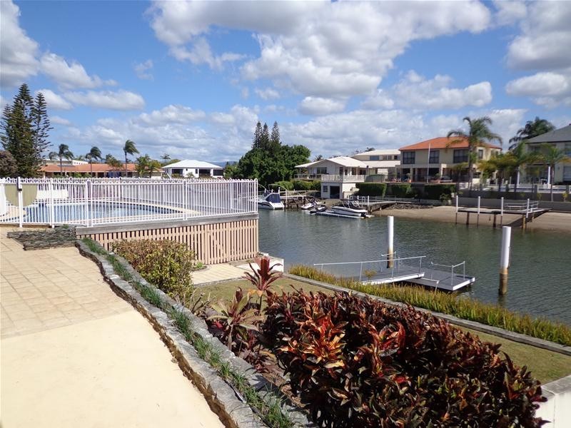 23 Binda Avenue, Bundall QLD 4217