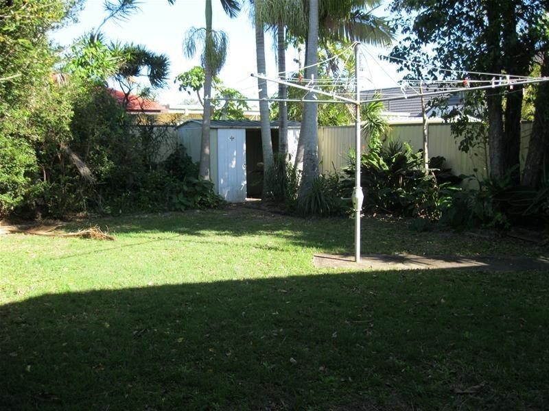 68 Philippine Parade, Palm Beach QLD 4221