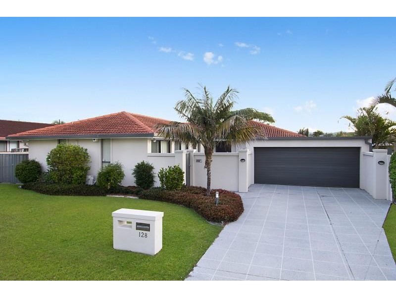 128 Melaleuca Drive, Palm Beach QLD 4221
