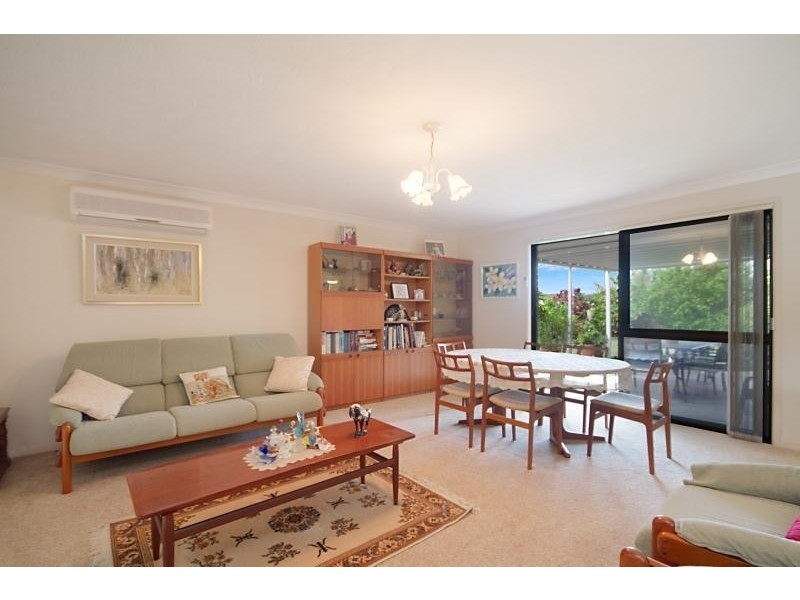 16 Sequoia Close, Elanora QLD 4221