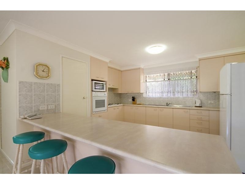 16 Sequoia Close, Elanora QLD 4221