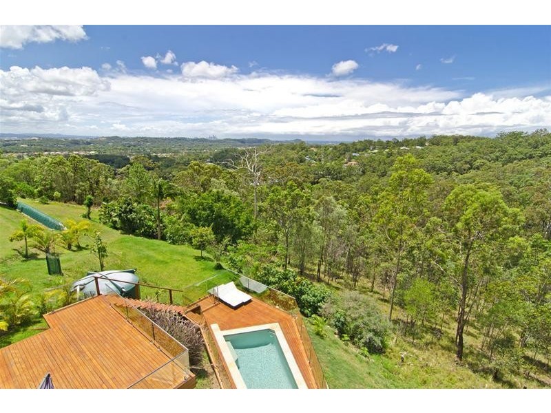 11 Buckingham Way, Elanora QLD 4221