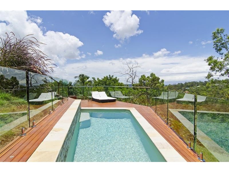 11 Buckingham Way, Elanora QLD 4221