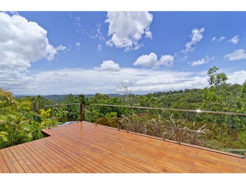 11 Buckingham Way, Elanora QLD 4221