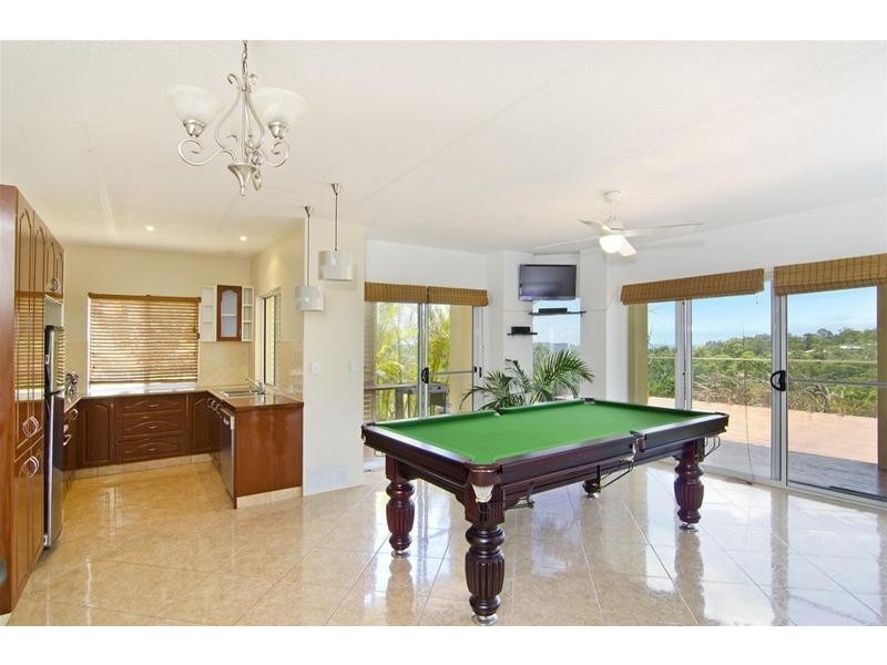 11 Buckingham Way, Elanora QLD 4221