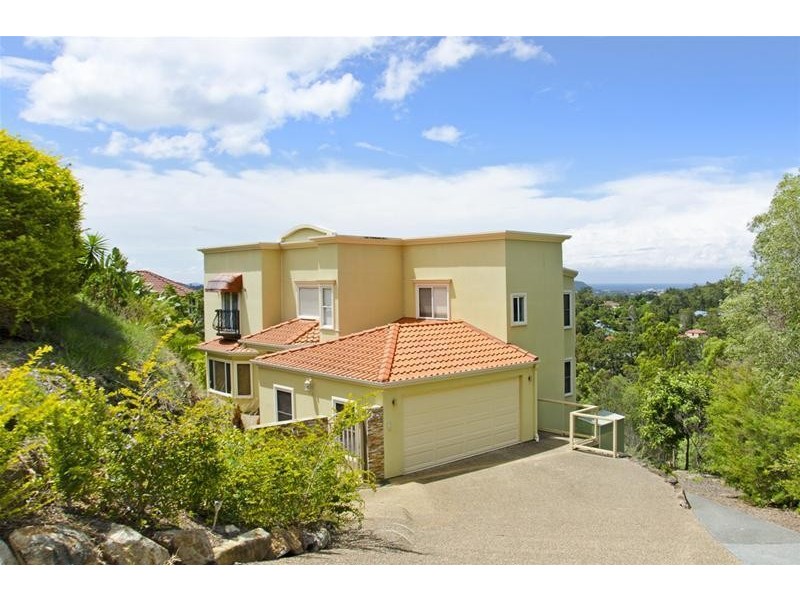 11 Buckingham Way, Elanora QLD 4221