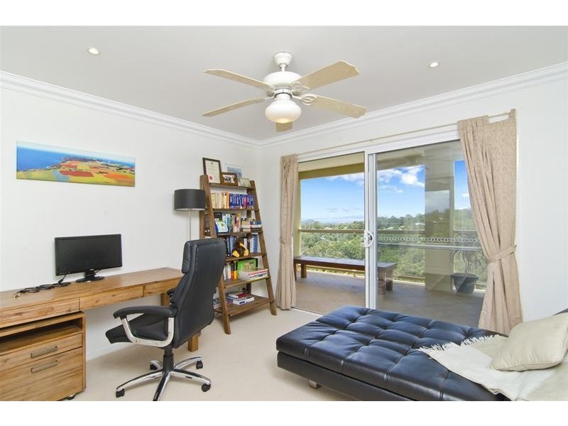 11 Buckingham Way, Elanora QLD 4221