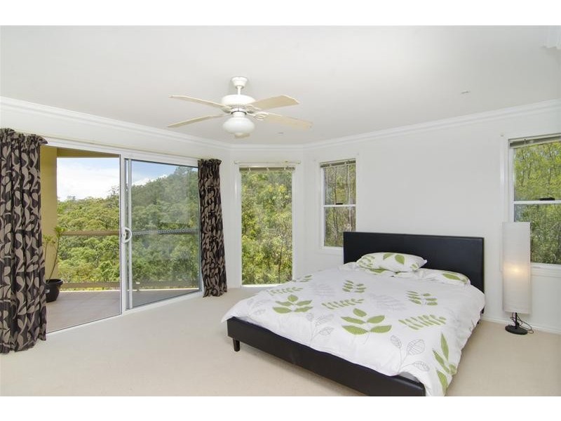 11 Buckingham Way, Elanora QLD 4221