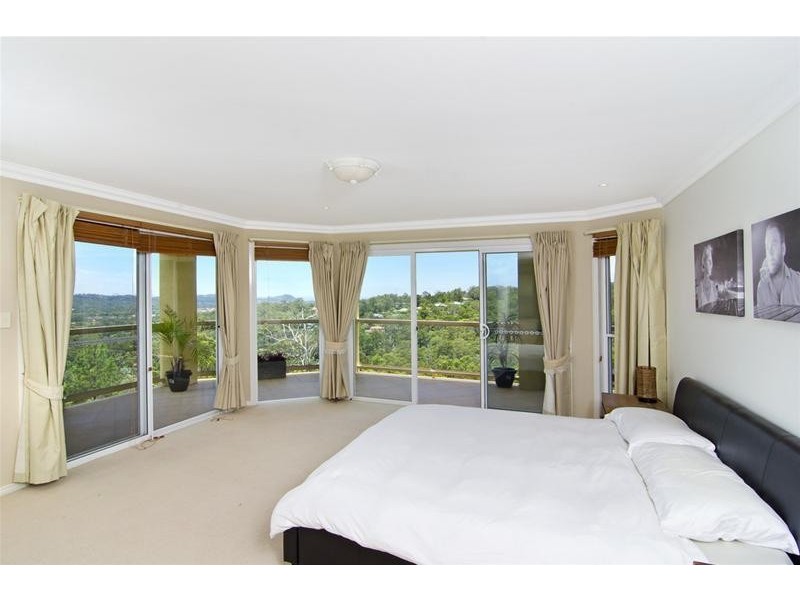 11 Buckingham Way, Elanora QLD 4221