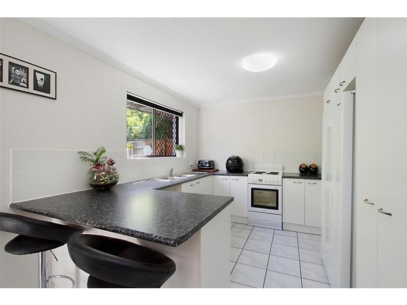 2/60 Sarawak Avenue, Palm Beach QLD 4221