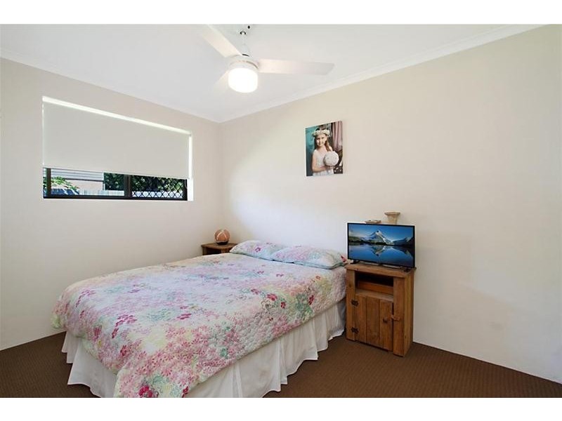 2/60 Sarawak Avenue, Palm Beach QLD 4221