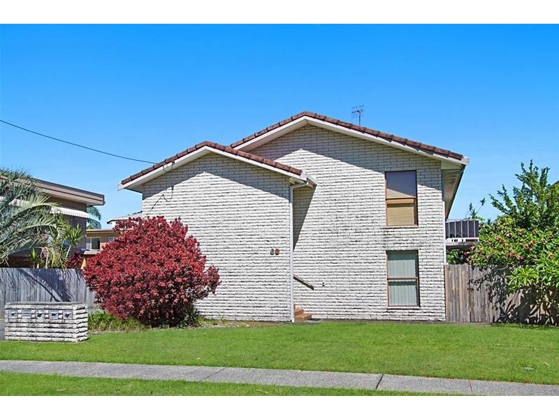 2/60 Sarawak Avenue, Palm Beach QLD 4221