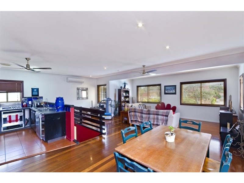 2/28 Twenty Seventh Avenue, Palm Beach QLD 4221