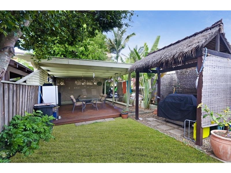 2/28 Twenty Seventh Avenue, Palm Beach QLD 4221