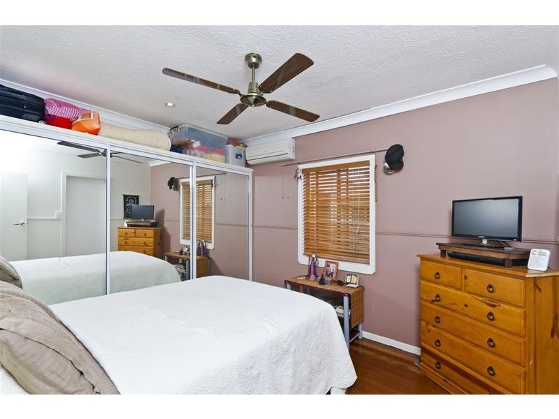 2/28 Twenty Seventh Avenue, Palm Beach QLD 4221