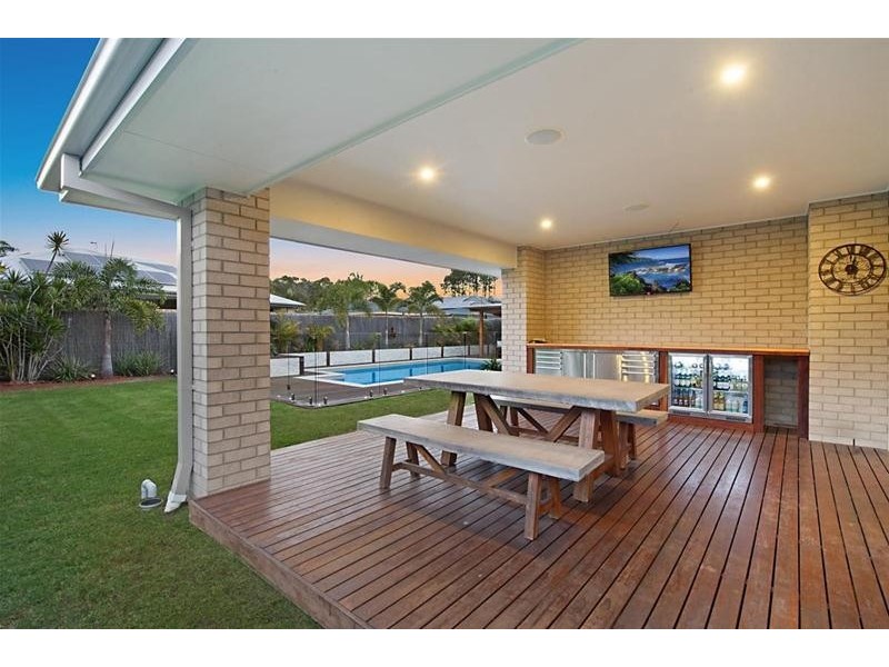 22 Sequoia Close, Elanora QLD 4221