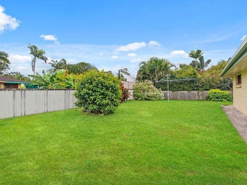 217 Mallawa Drive, Palm Beach QLD 4221