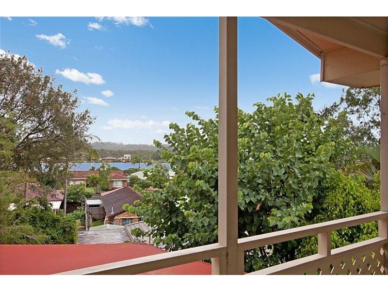 8 Kaffia Court, Elanora QLD 4221