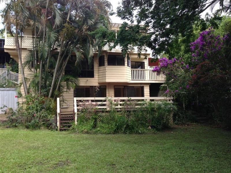 8 Kaffia Court, Elanora QLD 4221