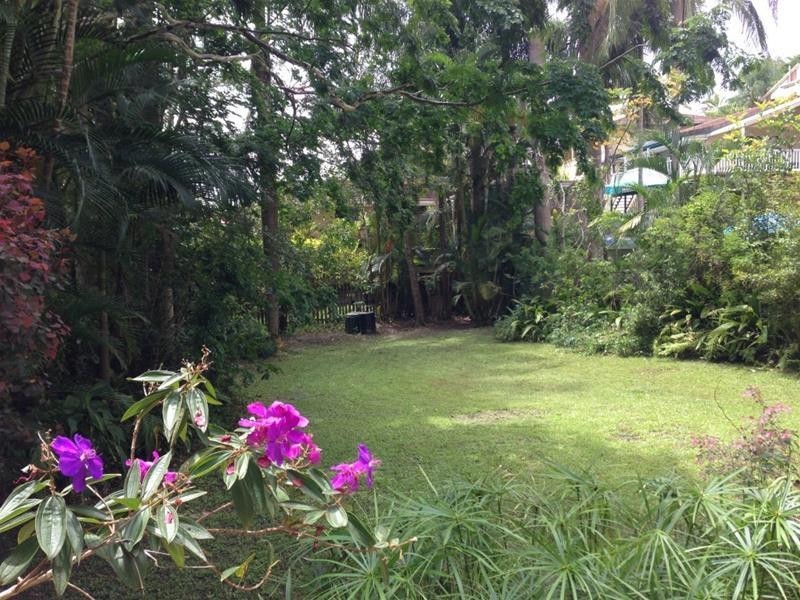 8 Kaffia Court, Elanora QLD 4221