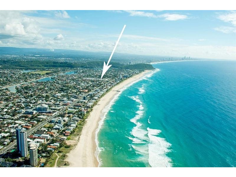 2/9 Magnoli Circuit, Palm Beach QLD 4221