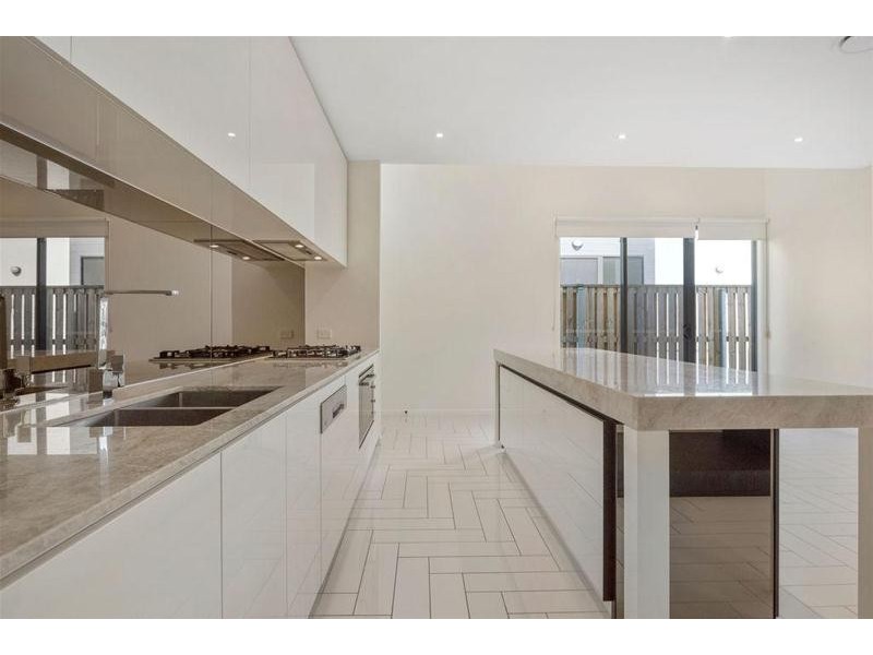 2/9 Magnoli Circuit, Palm Beach QLD 4221