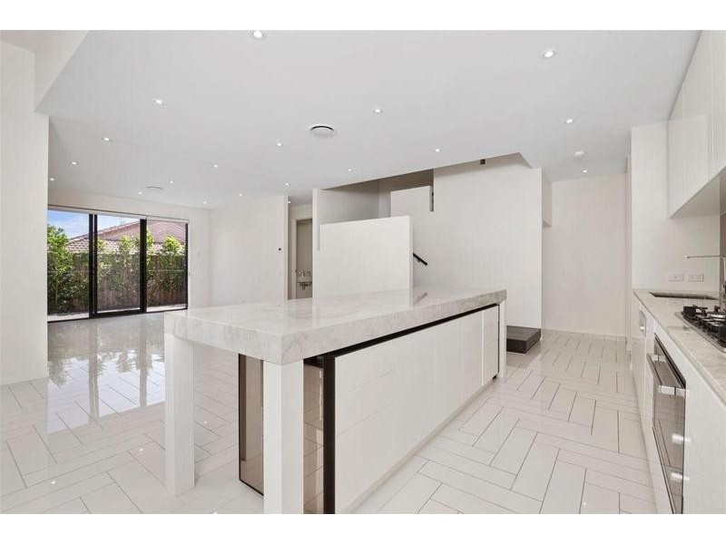 2/9 Magnoli Circuit, Palm Beach QLD 4221