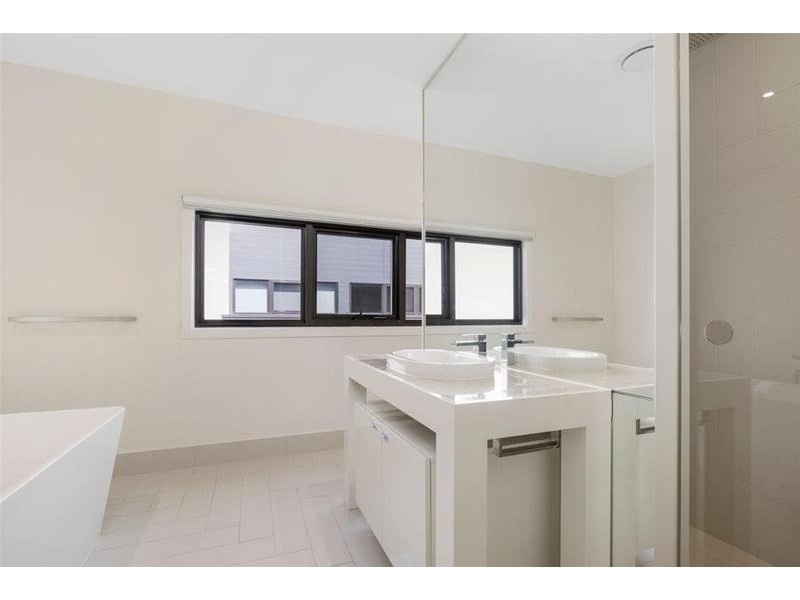 2/9 Magnoli Circuit, Palm Beach QLD 4221