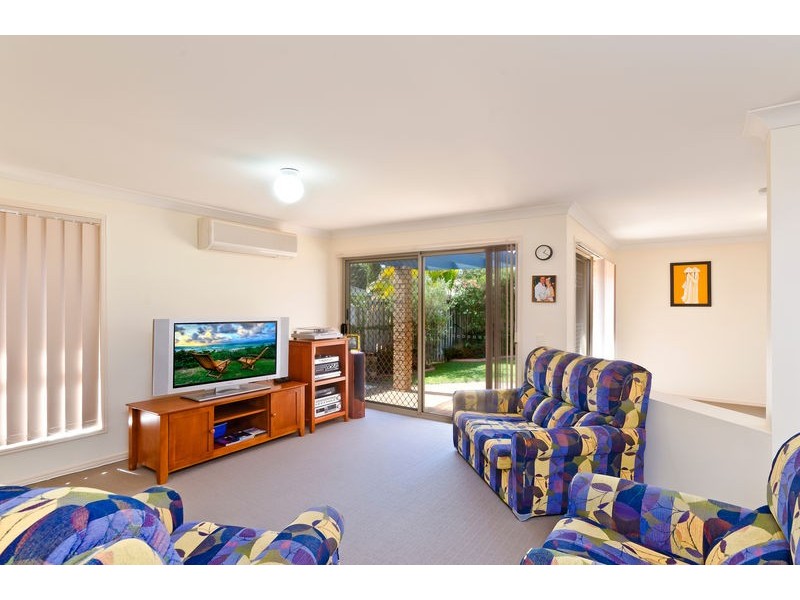 10 Typha Place, Elanora QLD 4221