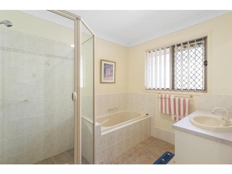 21 Hibertia Avenue, Elanora QLD 4221