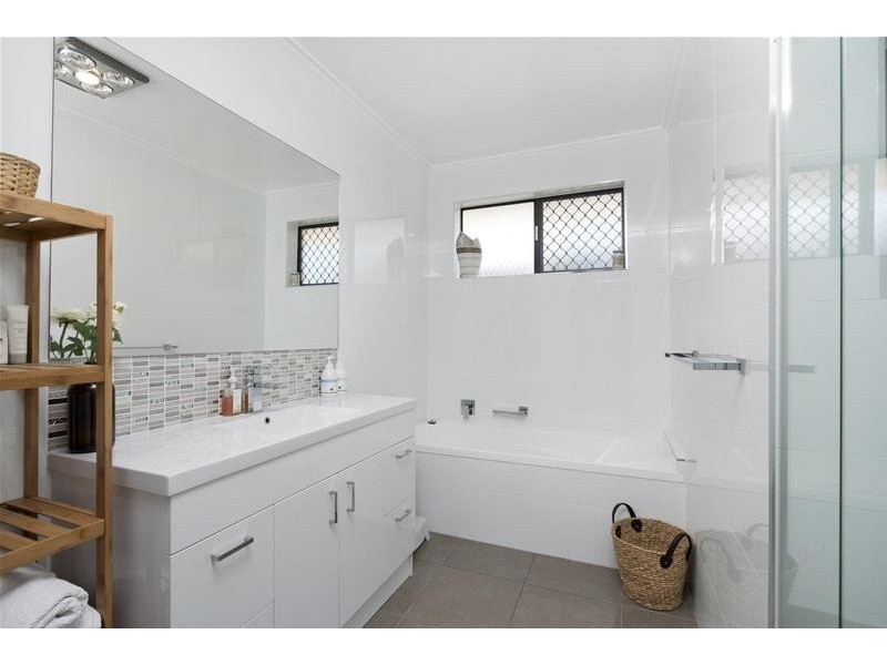 2 Drumfish Drive, Currumbin Waters QLD 4223