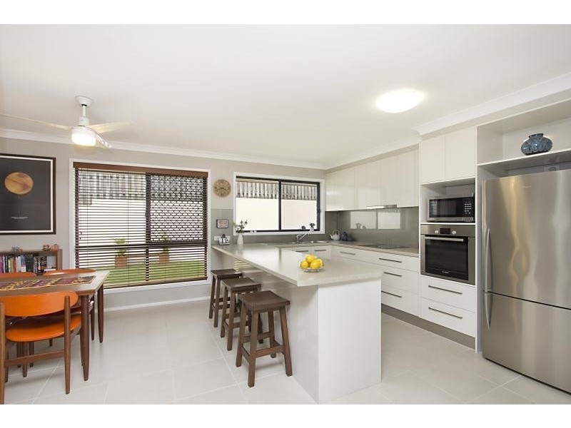 6 Goldvilla Drive, Elanora QLD 4221