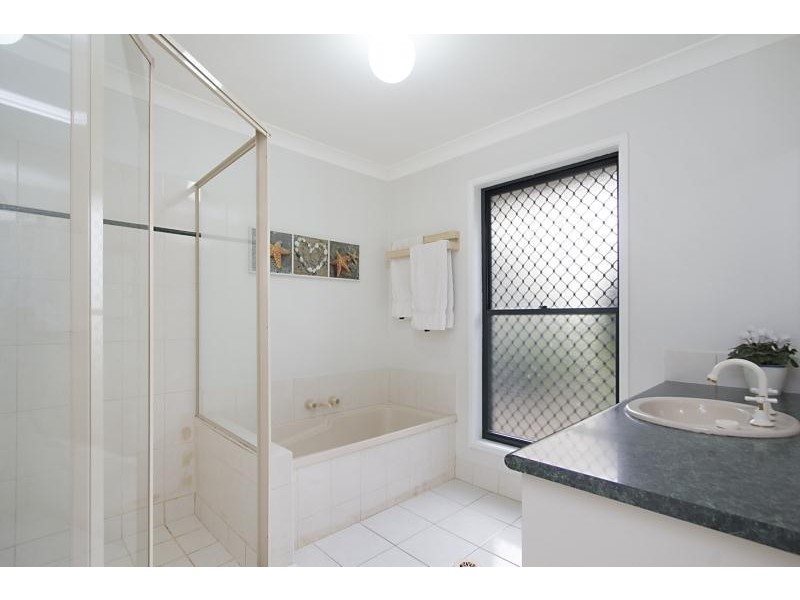 6 Goldvilla Drive, Elanora QLD 4221