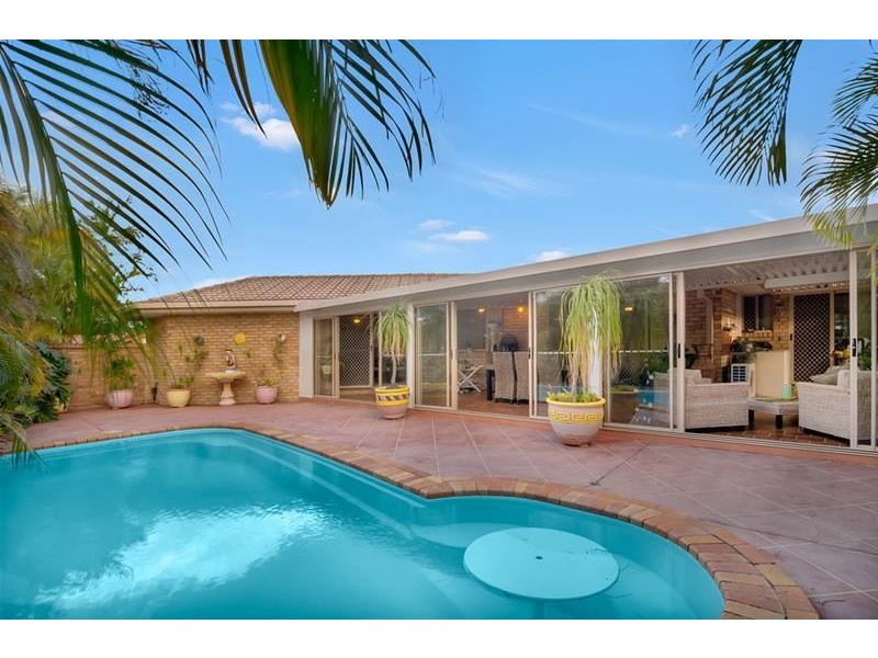 5 Damson Place, Elanora QLD 4221