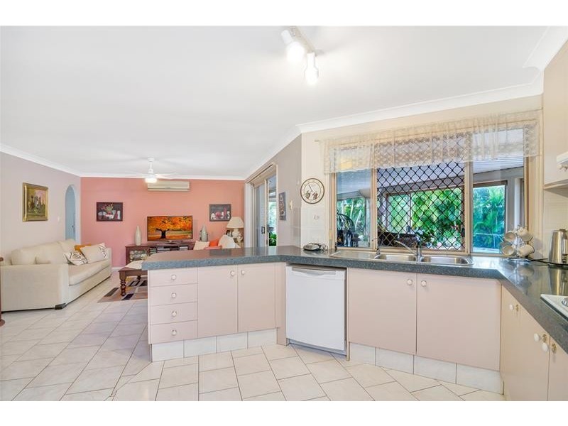 5 Damson Place, Elanora QLD 4221