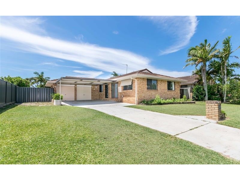 17 Auk  Avenue, Burleigh Waters QLD 4220