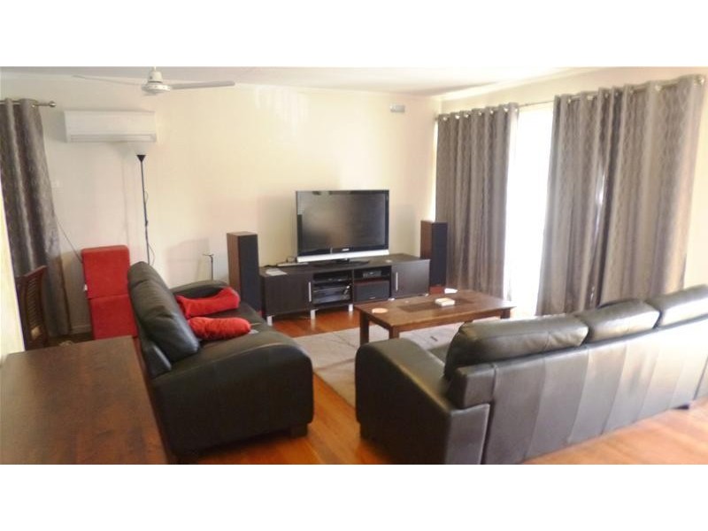 48 Fifth Avenue, Palm Beach QLD 4221