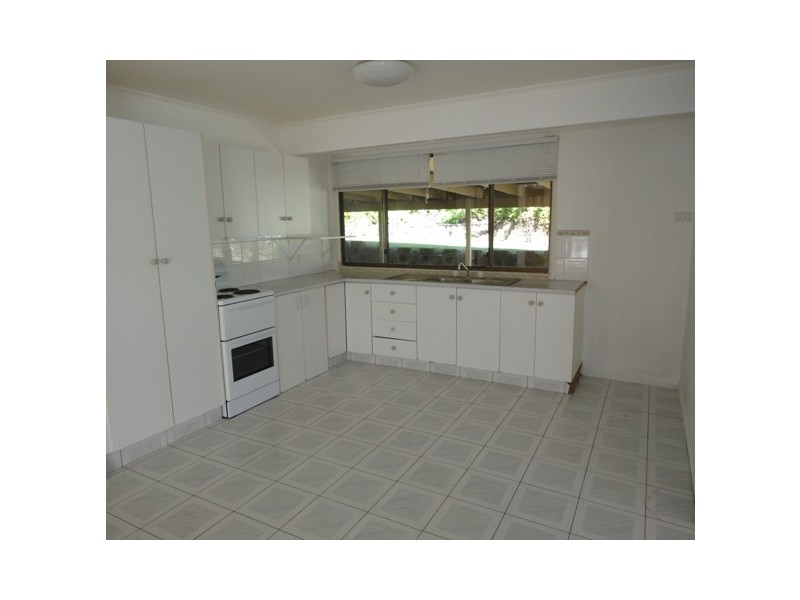 3 Exmouth Court, Elanora QLD 4221