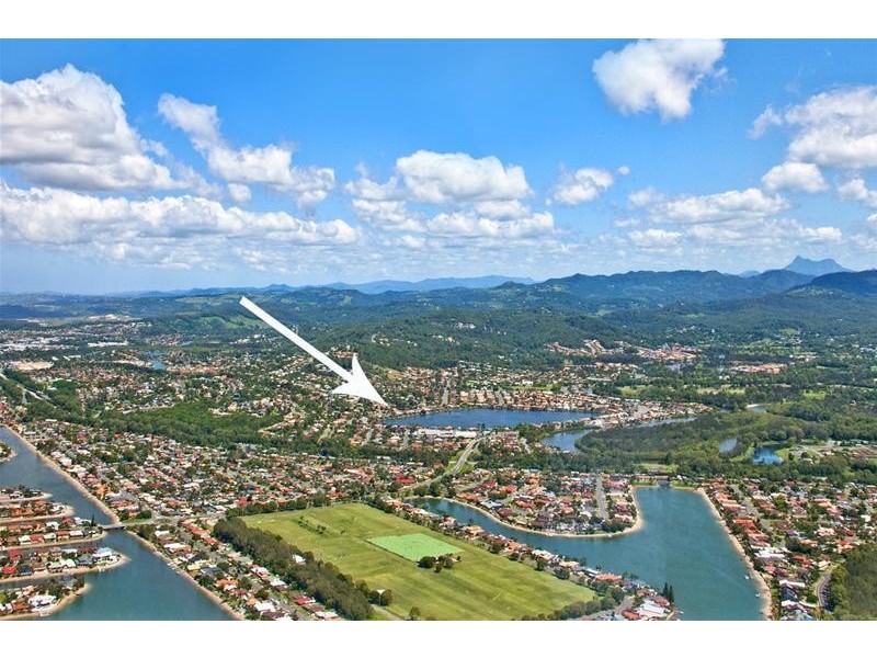 2/4 Daisy Street, Elanora QLD 4221