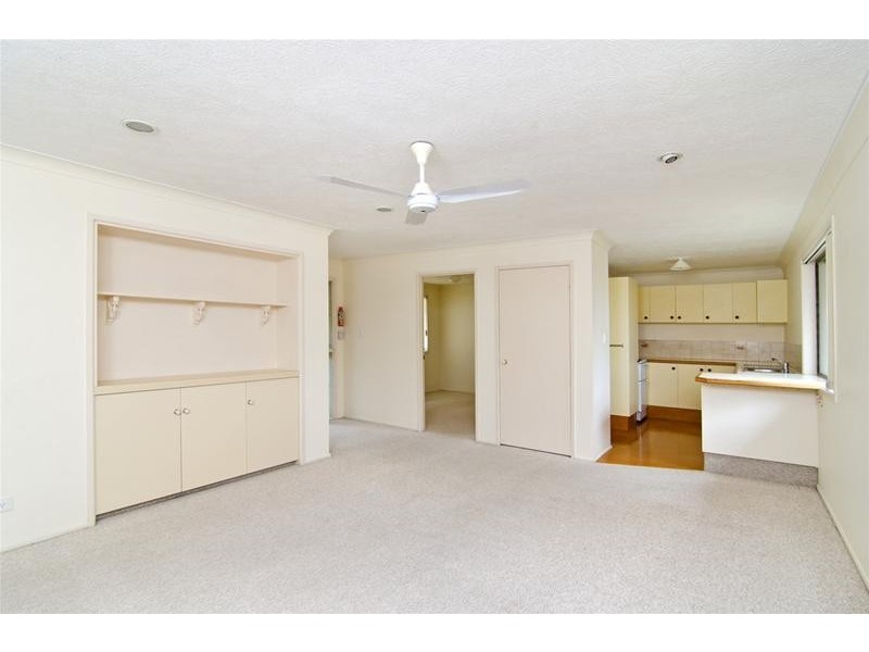 2/4 Daisy Street, Elanora QLD 4221