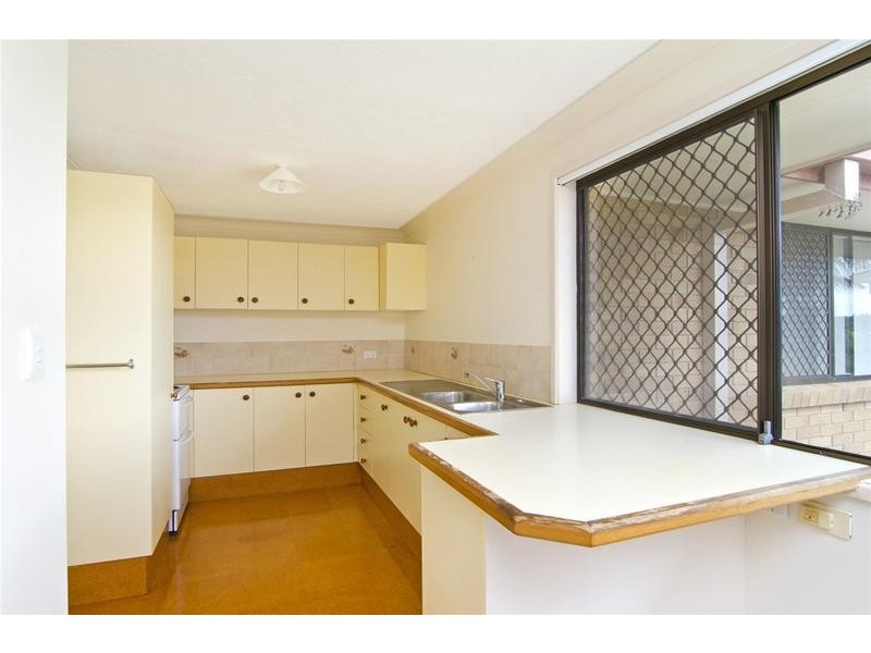 2/4 Daisy Street, Elanora QLD 4221