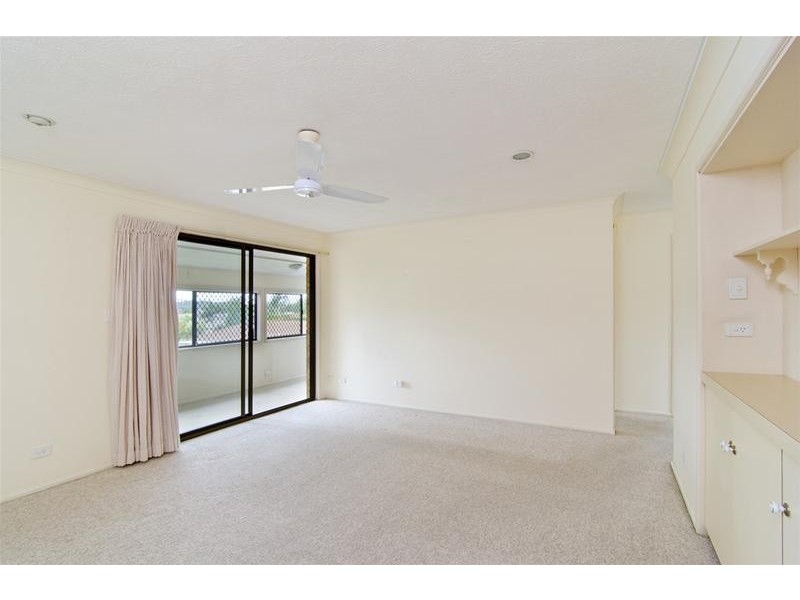 2/4 Daisy Street, Elanora QLD 4221