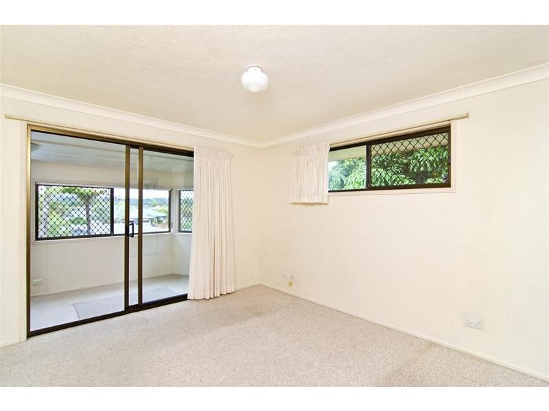 2/4 Daisy Street, Elanora QLD 4221