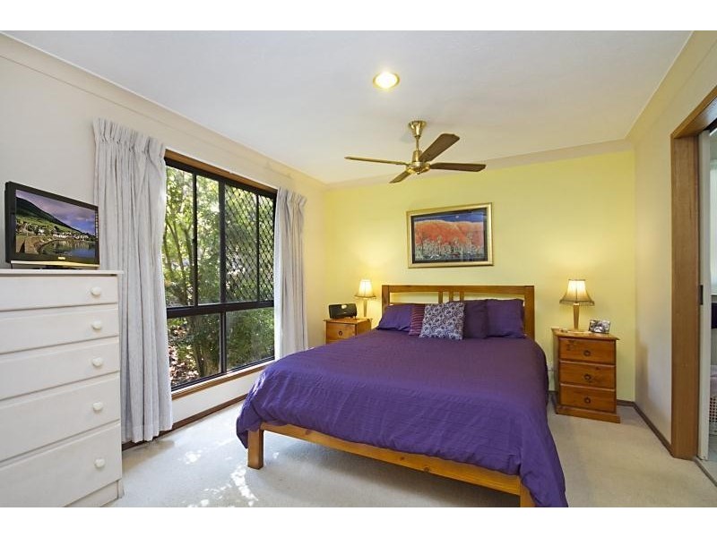 15 Crest Drive, Elanora QLD 4221