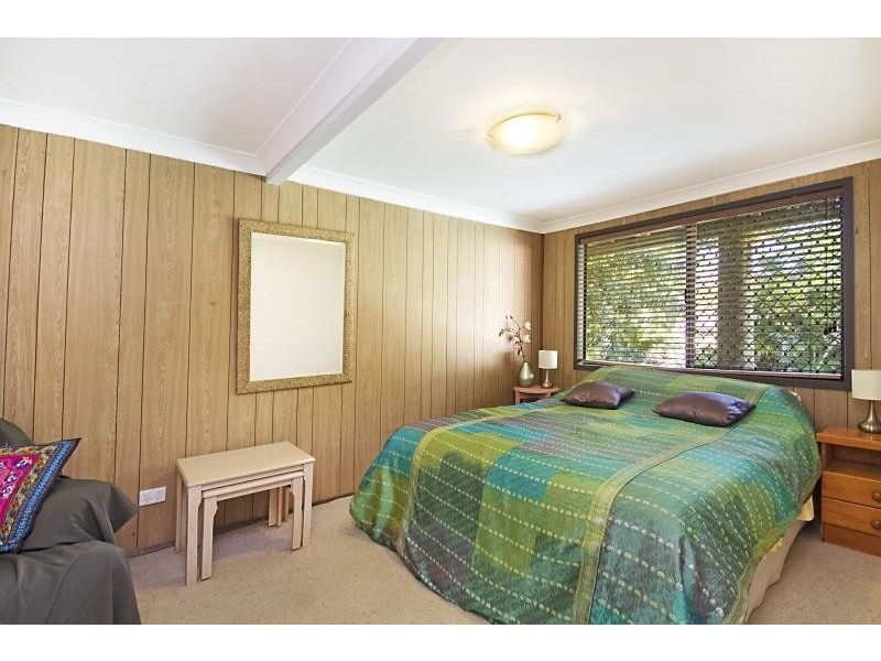 15 Crest Drive, Elanora QLD 4221