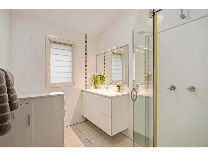 34 Riverside Drive, Currumbin Waters QLD 4223